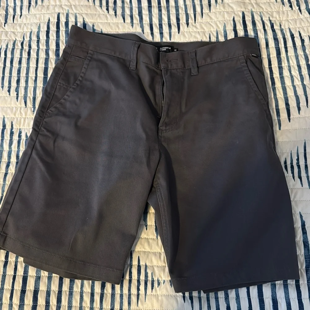 VANS Authentic Chino Relaxed Shorts size 32 in Asphalt Grey EUC - Picture 1 of 3
